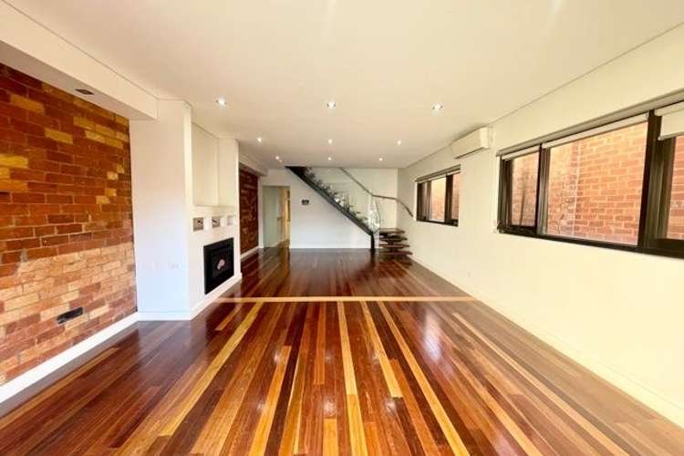 The Coburg Penthouse · SIL